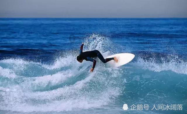云南镇雄山体滑坡救援:难度大,现场发生二次垮塌