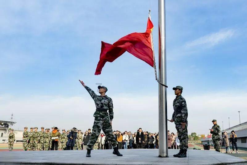 中国新闻周刊：主办方晚宴安排、直播带货等操作让C罗不满