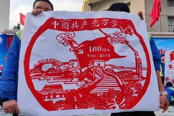 邓紫棋太惨了,自己写的歌不能再唱,连名字都被禁了