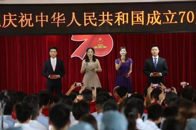 三星fit3手环曝光,带有快拆装置,可轻松更换表带