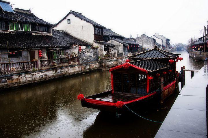 此人是金庸笔下的“轻功第一人”,段誉和韦一笑都得靠边站