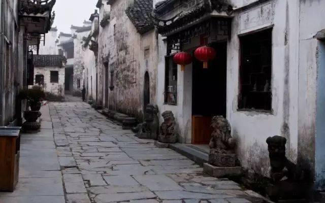 六安市霍山县：小防滑毯保障春运“大安全”